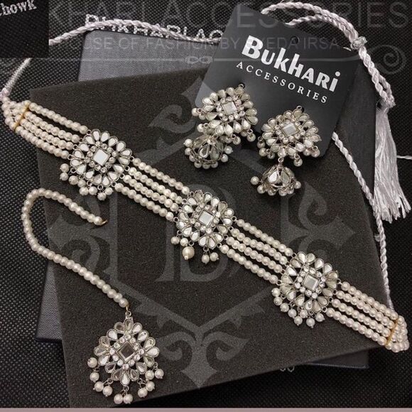 BUKHARI PAKISTANI DESIGNER HEERAMANDI PEARL KUNDAN CHOKER, EARRINGS TIKA SET - Picture 1 of 1